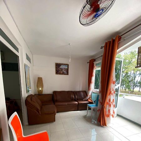 Sea Front 2 Bedrooms Apartment Flic-en-Flacq المظهر الخارجي الصورة