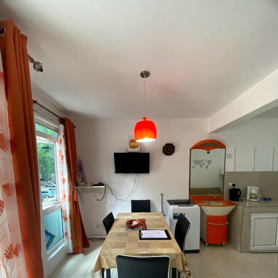 Sea Front 2 Bedrooms Apartment Flic-en-Flacq المظهر الخارجي الصورة